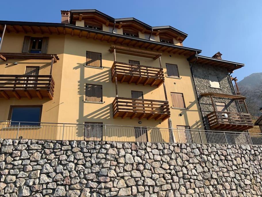 Mangia, Leggi, Dormi Lägenhet Costa di Serina Exteriör bild